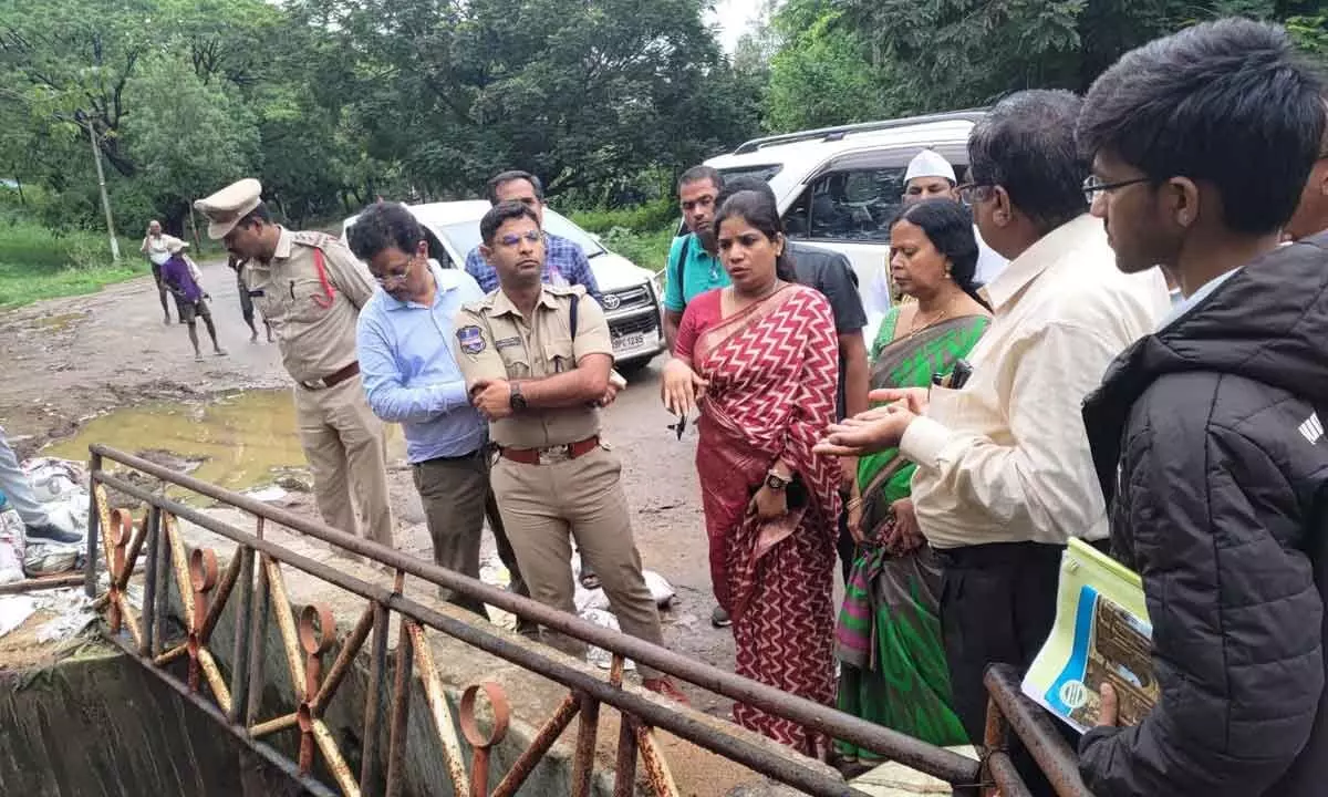 District Collector Dr Priyanka Ala inspecting Vista Complex area nearby the Godavari tank bund in Bhadrachalam