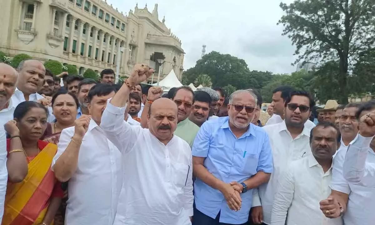 BJP protests against Govt, Speaker move: Complaint to Governor