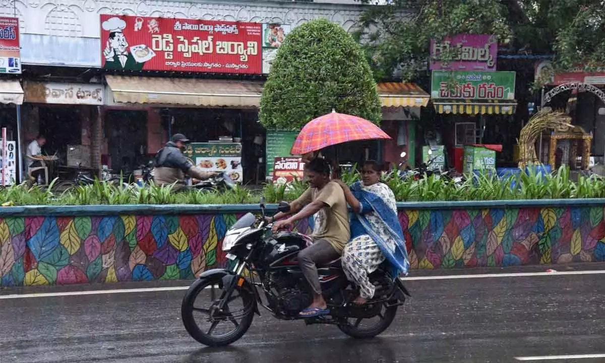 Normal life hit as heavy rain lashes East Godavari dist