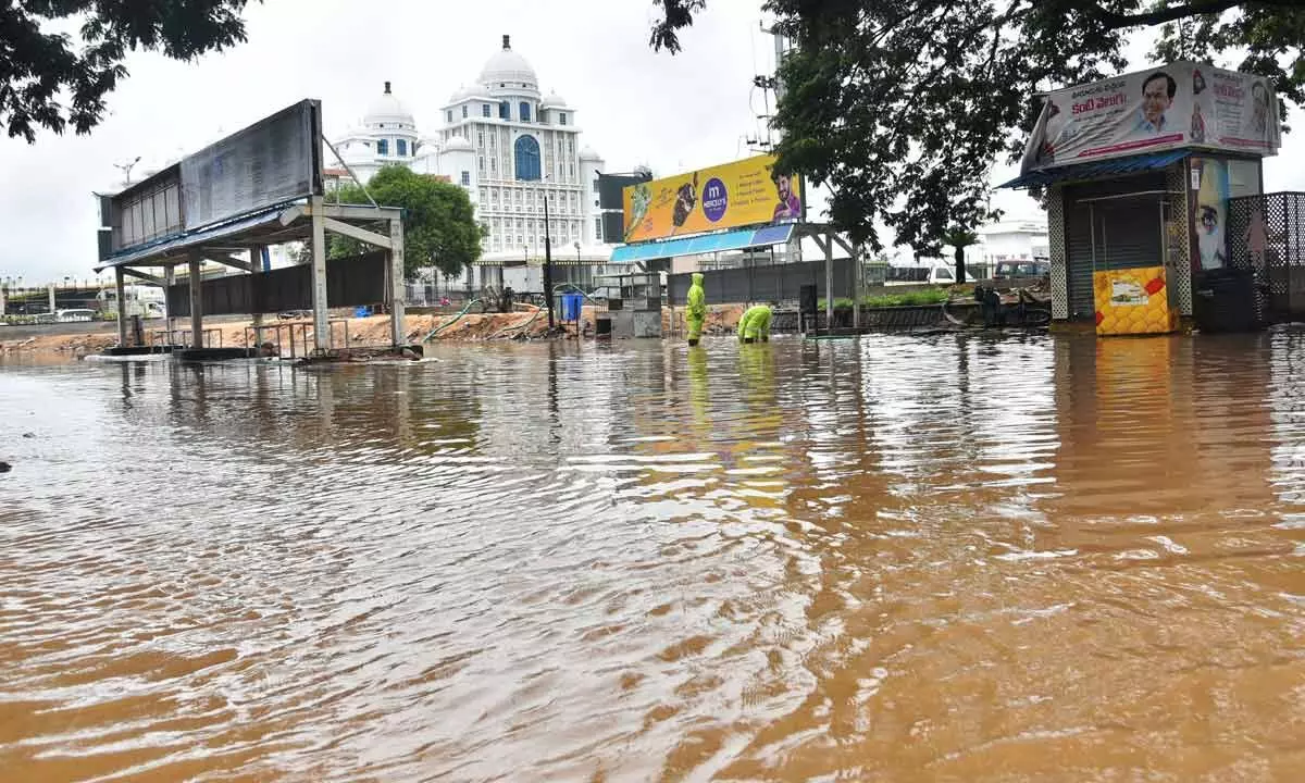 Heavy waterlogging at the secretariat in Hyderabad on Thursday. Photo: Adula Krishna