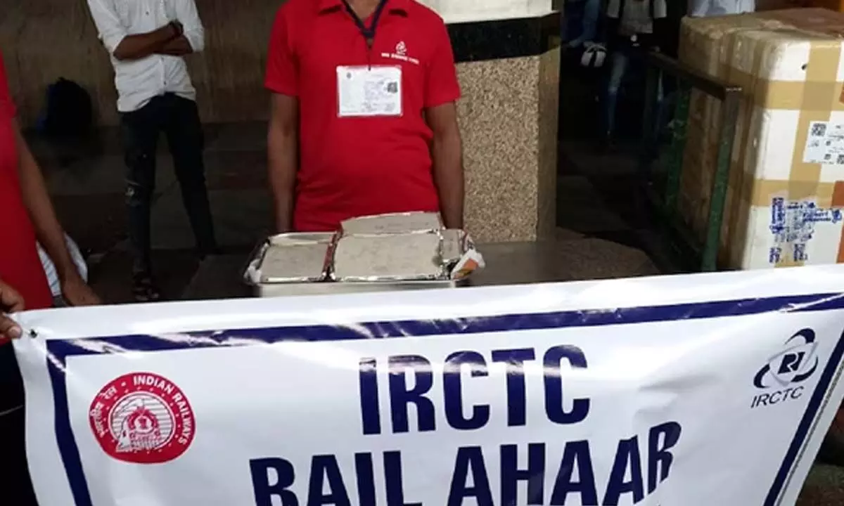 Vijayawada railway station begins providing economy meals for passengers
