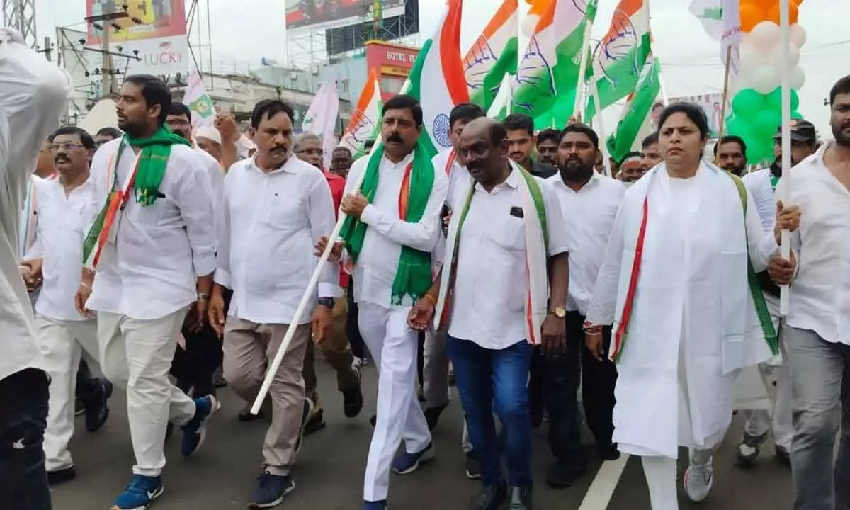 Andhra Pradesh Congress Committee president Rudra Raju and party leaders taking out a rally in Visakhapatnam on Saturday