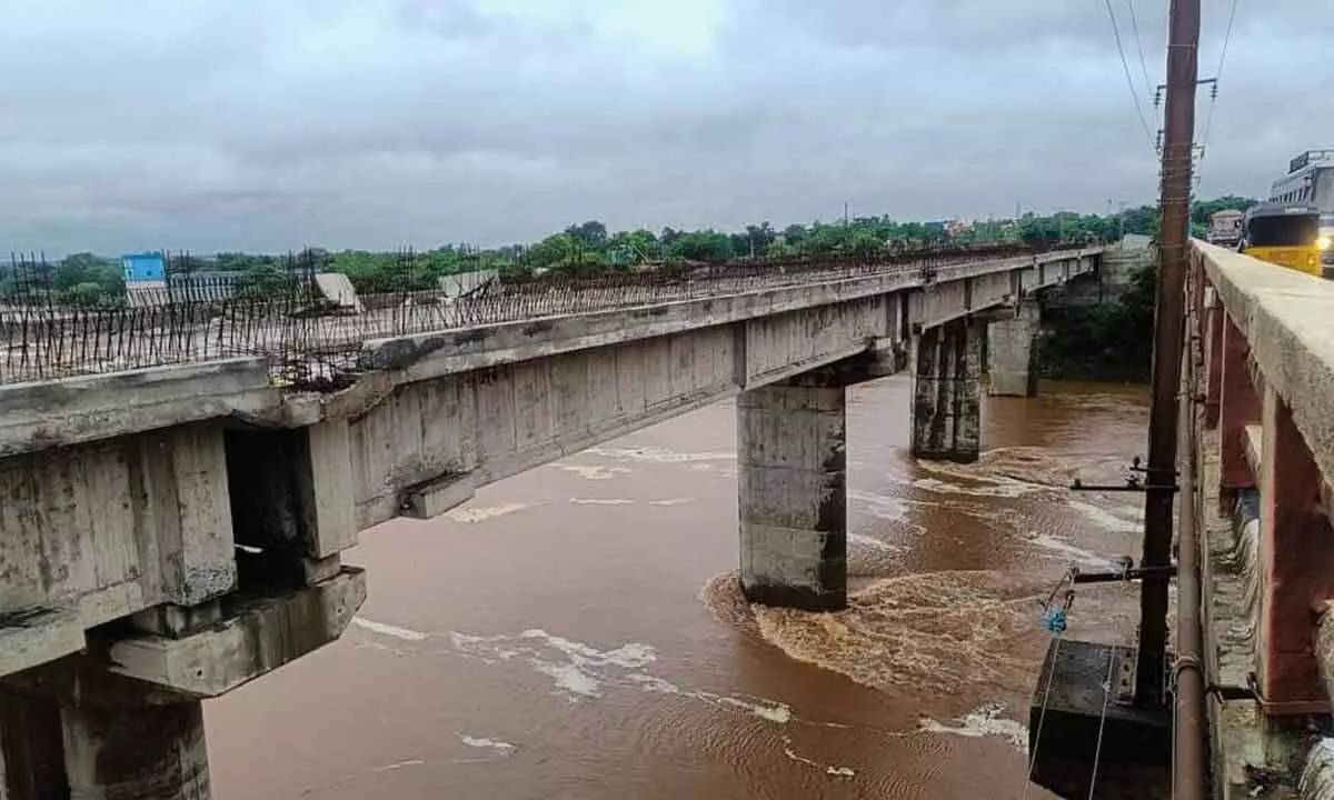 Godavari flood continues at first warning level at Bhadrahclam