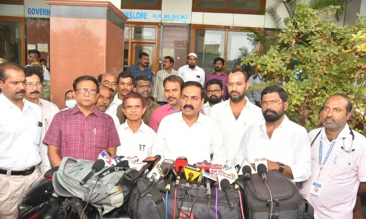 Agriculture Minister Kakani Govardhan Reddy addressing the media on the premises of Nellore Government General Hospital on Sunday