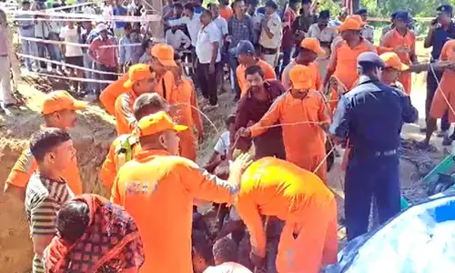 Four-year-old who fell into a borewell in Nalanda, successfully rescued