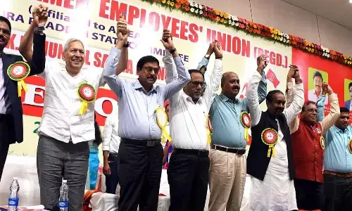 AIBEA & AICBEF general secretary BS Rambabu, AIBEA & CBWEU president JP Sharma, CBWEU secretary S Munawar Basha, Canara bank GM P Ravi Varma and members showing solidarity Amma function hall in Vijayawada on Sunday  Photo: Ch Venkata Mastan