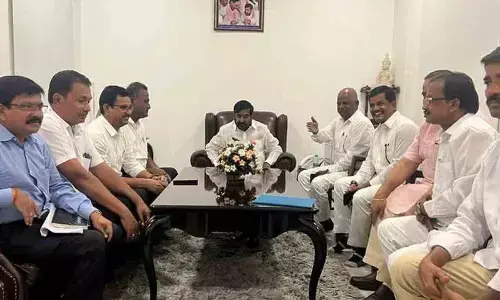 Minister Jagadish Reddy interacting with advocates in Bhongir on Monday