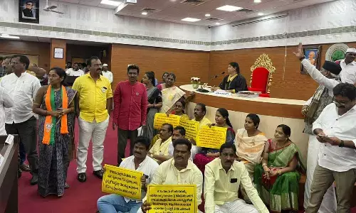 Opposition parties demand to provide basic amenities at council meeting