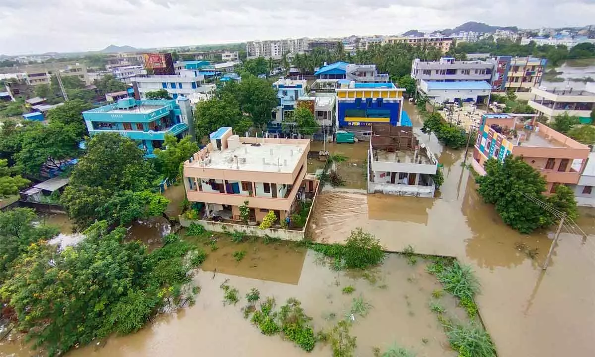 Heavy rain wreaks havoc in Warangal