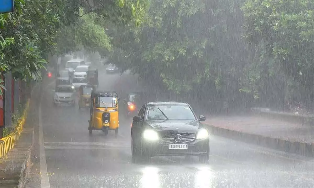 IMD sounds red alert for Telangana State, forecasts heavy rain for 3 days