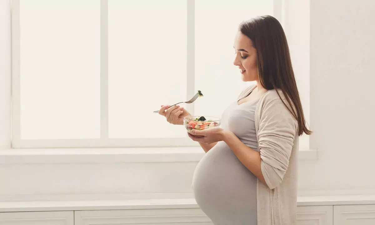 The heavy rains, thundering sky, gloomy weather and cancelled plans could lead to a lot of mood swings in pregnant women, the monsoon blues. There is also an increased risk of acquiring infections and communicable diseases. Here are simple tips during pregnancy, we could make it enjoyable to the most possible extent