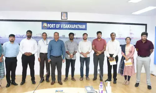 Trainee IAS officers visit VPA