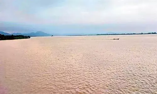 Godavari rises again in Kunavaram