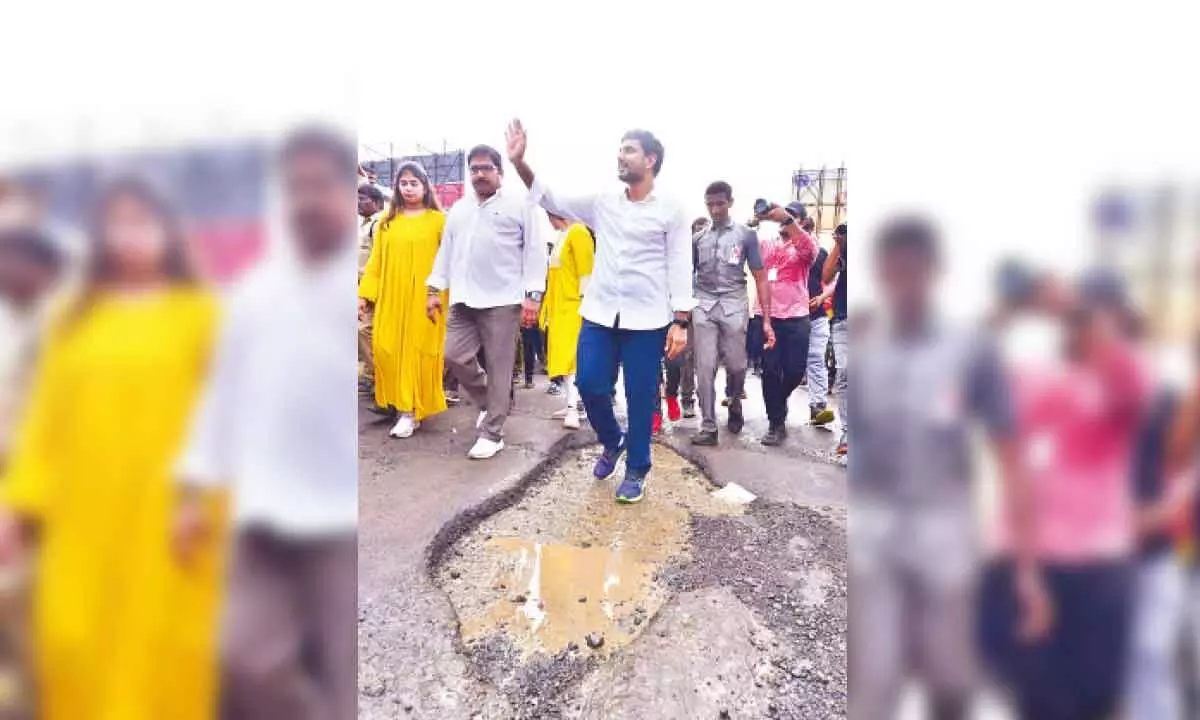 TDP general secretary Nara Lokesh and TDP AP vice-president Damacharla Janardhan Rao participating in Yuvagalam Padayatra in Ongole town on Wednesday