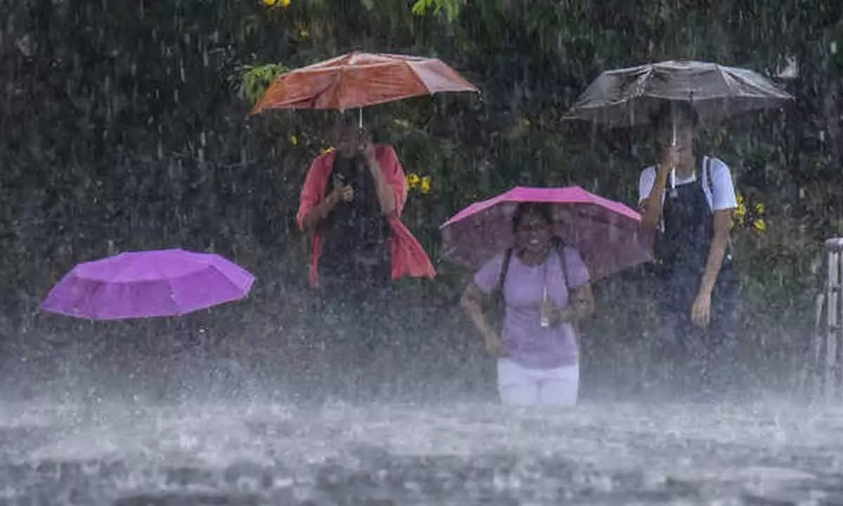 Heavy rain lashes Andhra Pradesh, govt. declares holidays to schools in few districts