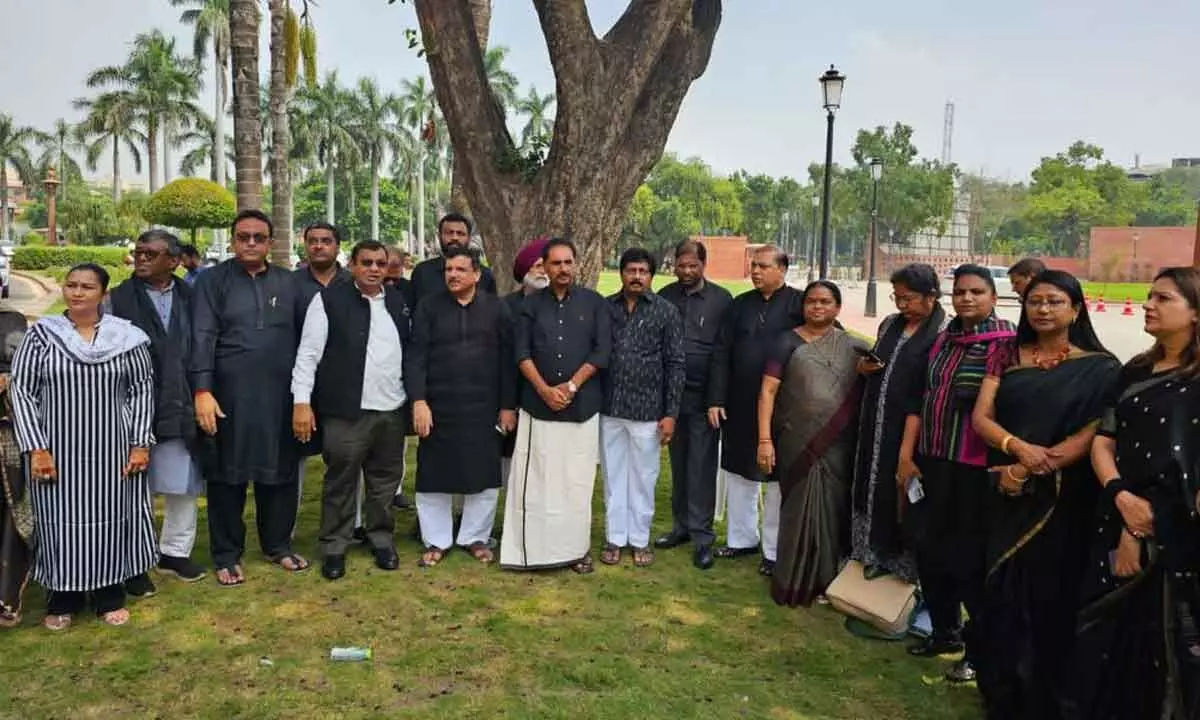 Opposition MPs Protests Over Manipur Issue Lead To Lok Sabha Proceedings Suspension