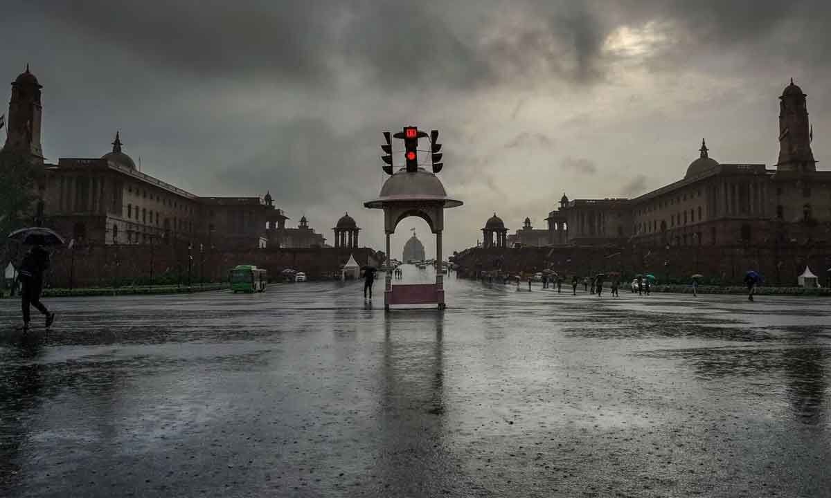 delhi-ncr-yellow-alert-braces-for-moderate-rain-on-thursday-and-friday