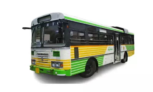 Rajamahendravaram: Pallevelugu buses allowed on road-cum-rail bridge