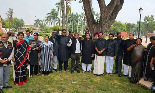 Black dress protest by 17 Opposition party leaders
