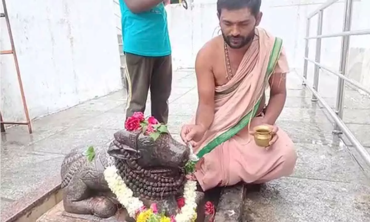 Anantagiri Shiva temple in Attapur witnesses ‘miraculous sight’ of   Nandiswara drinking water