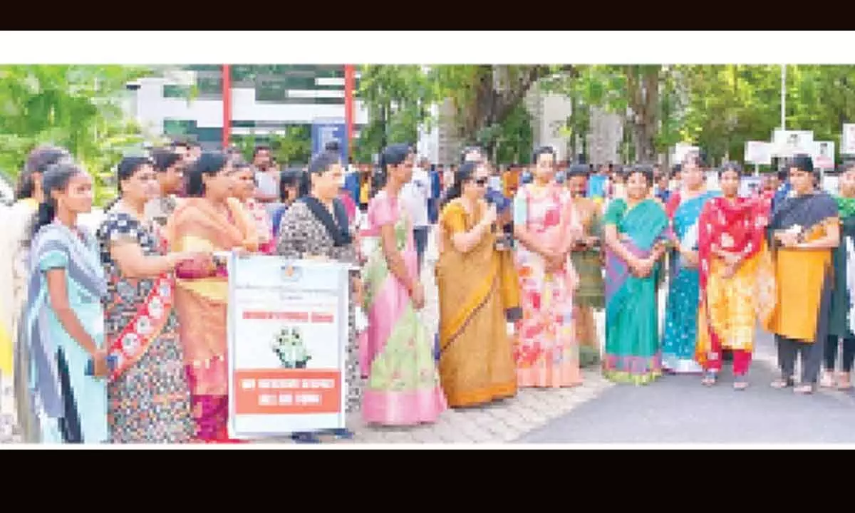 SPMVV holds rally against Manipur incident