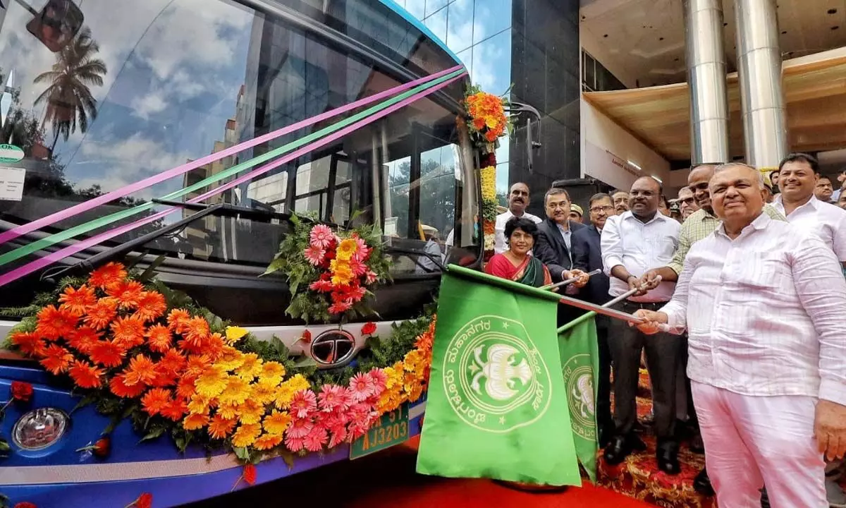 Transport Minister Ramalinga Reddy flag off a Prototype Electric bus of BMTC