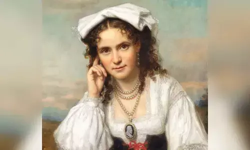 First youngest female artist to receive a commission