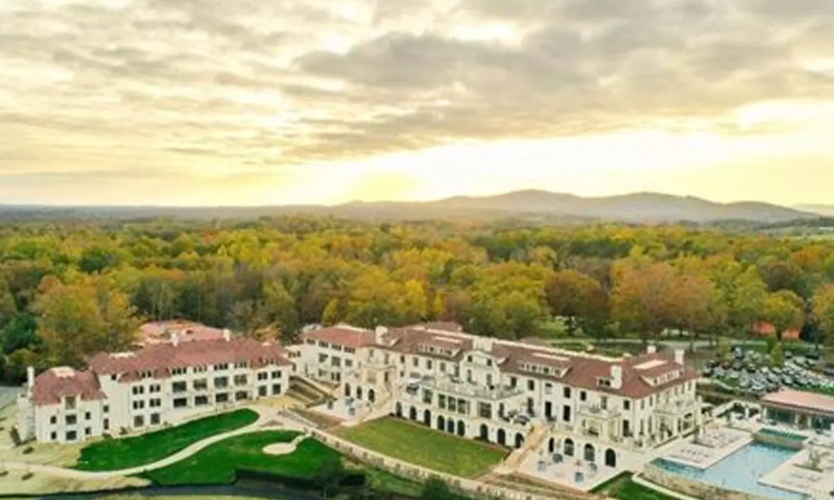 Linking ﬁve-star resorts, spas and golf courses with beautiful, scenic byways. A Virginia luxury vacation gives you time to sip and to savor ﬁne wines and award-winning cuisine. Come tour Virginia and realise the true meaning of luxury