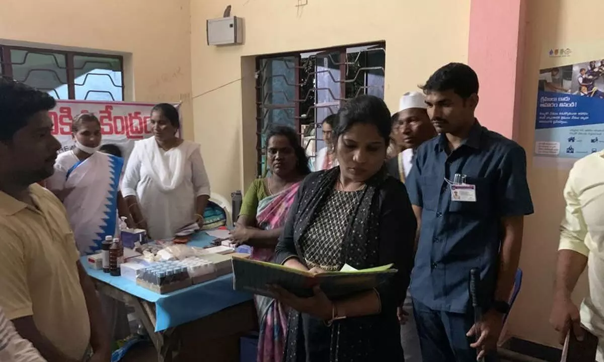 District Collector Dr Priyanka Ala inspecting a flood relief centre in Bhadrachalam on Sunday