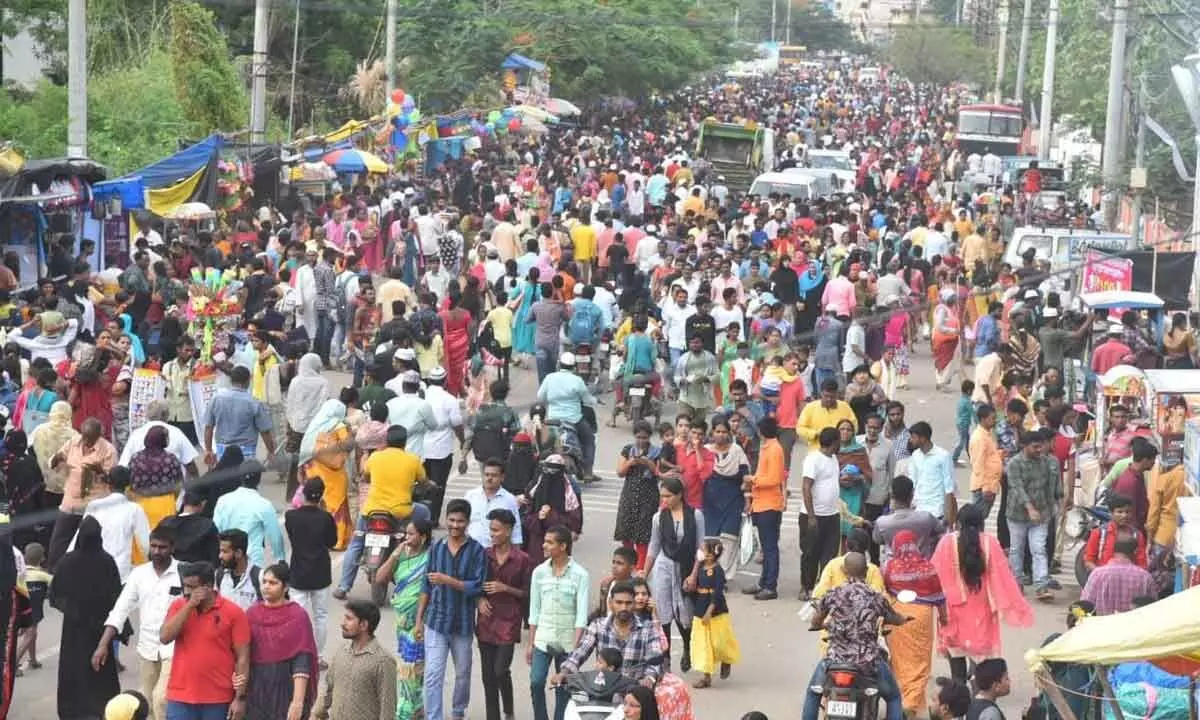 Rottela Panduga: Lakhs of devotees attend Gandha Mahotsavam