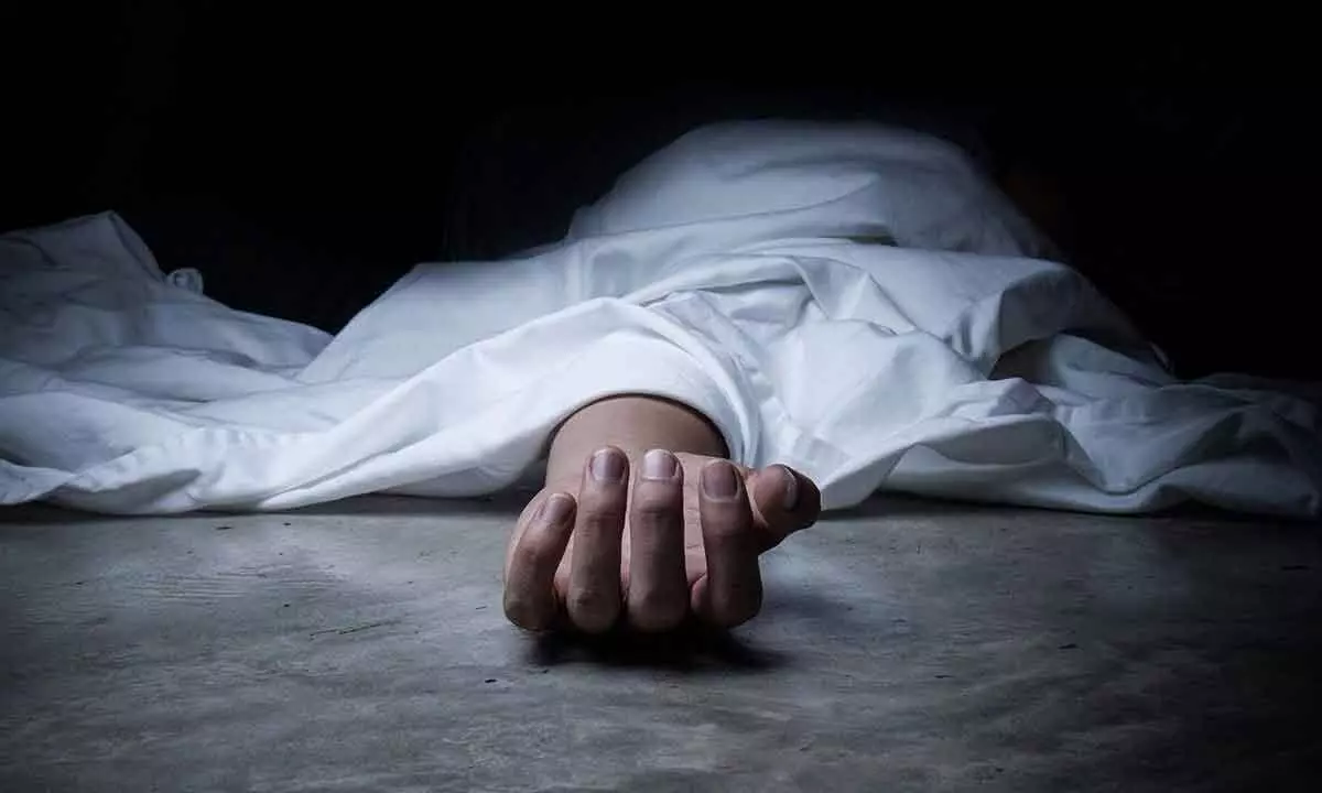Andhra mans body found in friends house