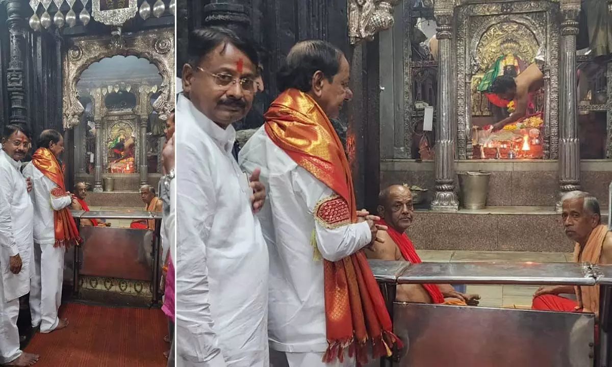 KCR receives warm welcome at Kolhapur Airport in Maharashtra