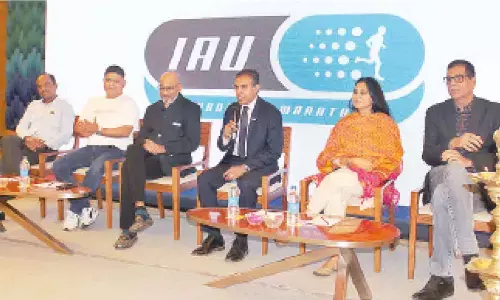 L-R.AbhijeetMadnurkar, President, Hyderabad Runners, Erum Kidwai, Sr. Vice President – Marketing, Ageas Federal Life, Nagaraj Adiga, Race Director and CMD, NEB Sports, Nadeem Khan, IAU President, Achala Kumar, Rotary Club of Lake District, Moinabad, AdilleSumariwalla, AFI President at press conference to announce  IAU 50km World Championships 2023 in Hyderabad.
