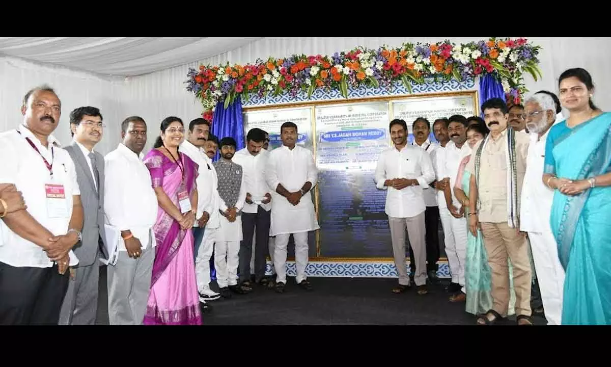 Chief Minister YS Jagan Mohan Reddy unveiling the plaques of various development works of GVMC in Visakhapatnam on Tuesday