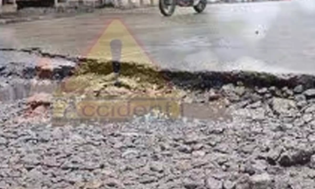 Hyderabad: Damaged roads due to rains claims a life