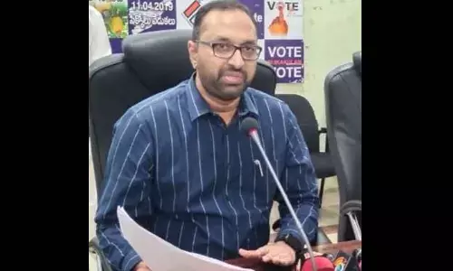 District collector Shrikesh B Lathkar