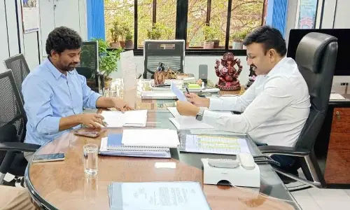 MLA Balka Suman meets Singareni CMD