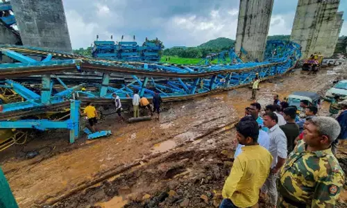 20 dead as girder launcher collapses
