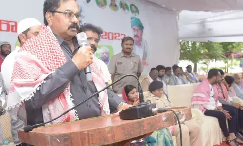 MP Adala Prabhakara Reddy addressing the concluding meeting organised by Dargah Festival Committee in Nellore on Wednesday