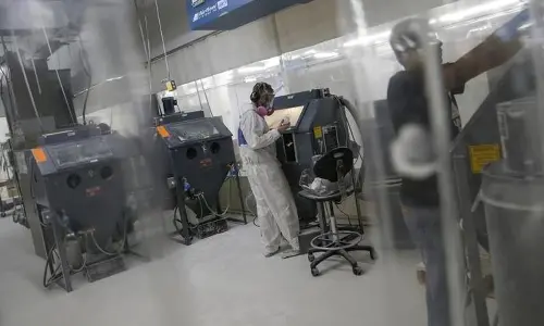 Govt signs MoU to set up recyclable Lithium-ion battery plant