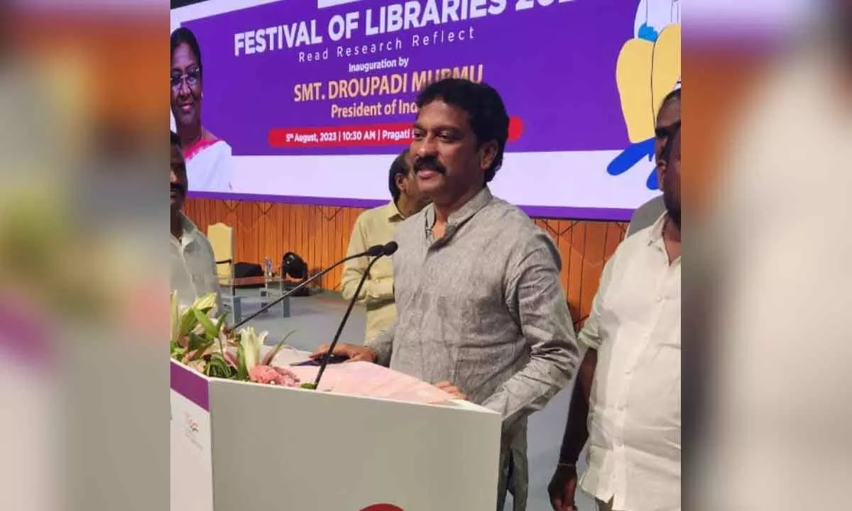 Raghuveer Singh takes part in library fest in New Delhi