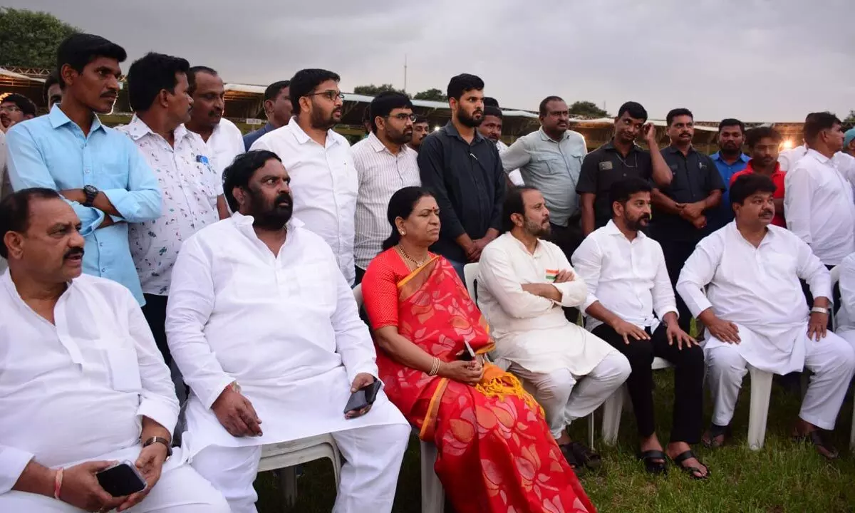 Telangana Congress demands Gaddars last rites with full state honours