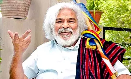 Noted singer Gaddar passes away, here are few glimpses of him