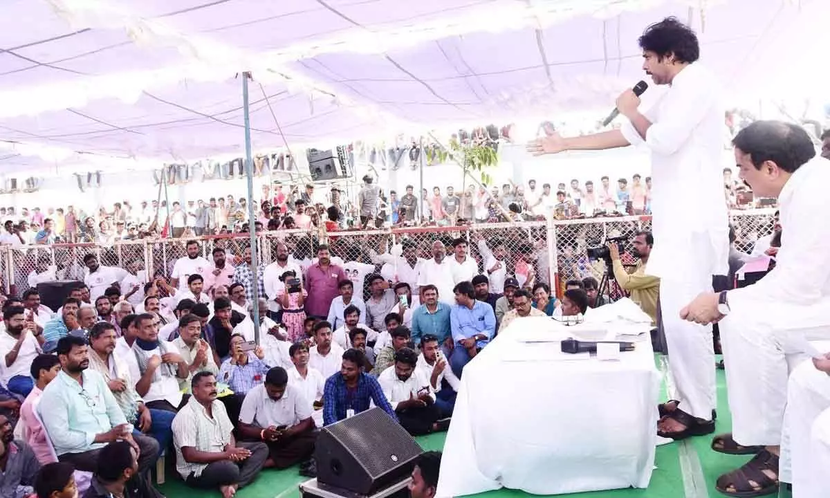 Jana Sena president Pawan Kalyan addressing farmers at  Mallavalli in Krishna district on Sunday