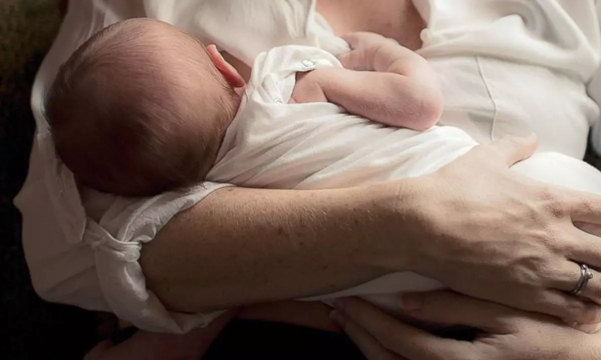 Doctors call for creating breastfeeding infrastructure at work places