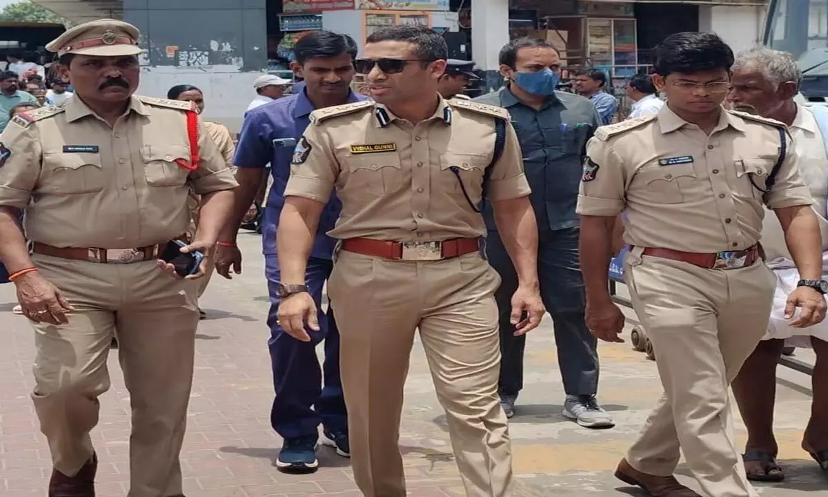 Vijayawada Deputy Police Commissioner Vishal Gunni conducting inspection in Vijayawada on Monday