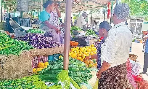 Consumers purchasing vegetables at Machilipatnam  Rythu Bazaar