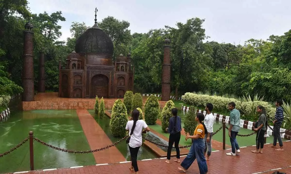 LG V K Saxena, CM Kejriwal jointly inaugurate ‘Shaheedi Park’