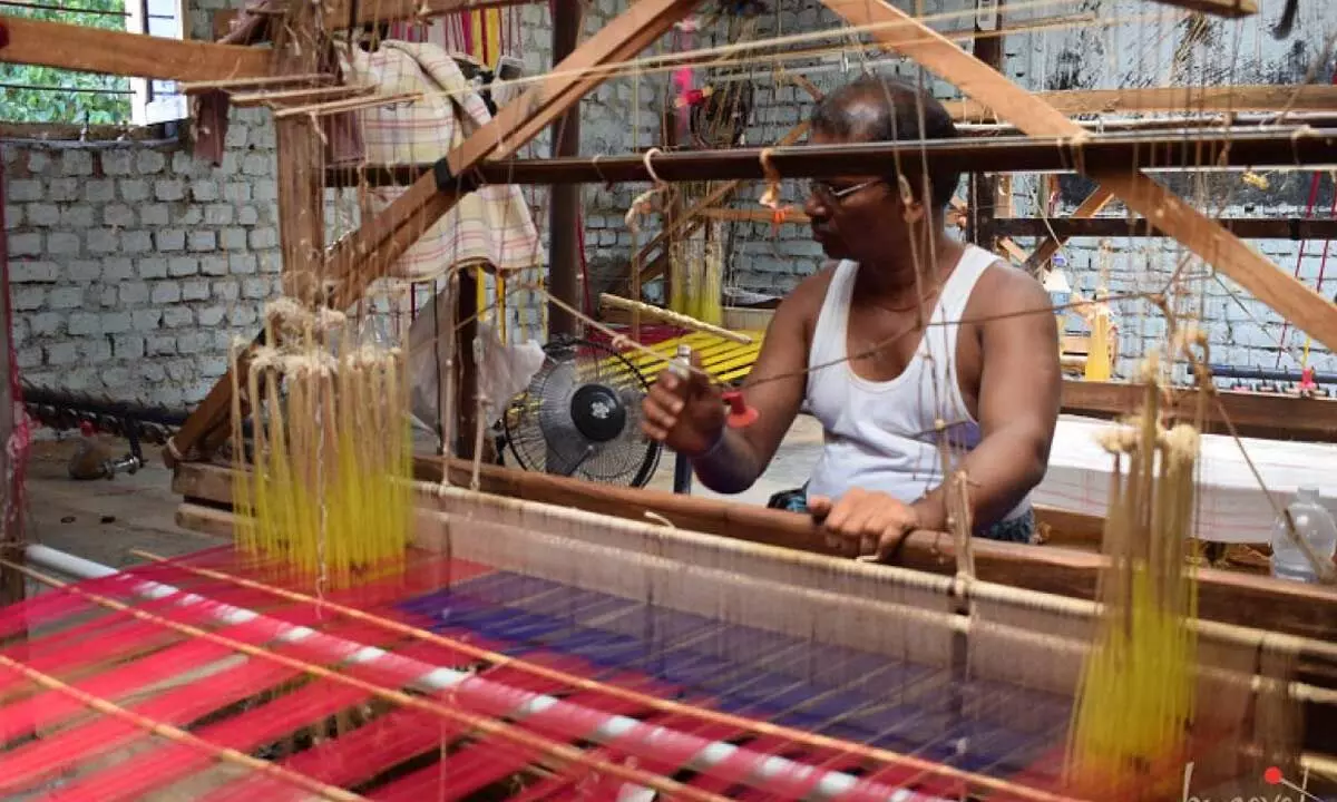 The Handloom week to be taken by the officials on the occasion of National Handloom Day