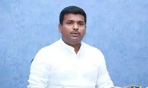 IT minister wants rowdy sheet against Naidu